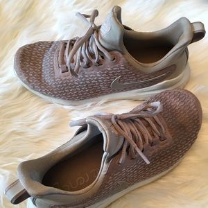 👟 Nike Women’s Renew Rival Running Shoe Size 7